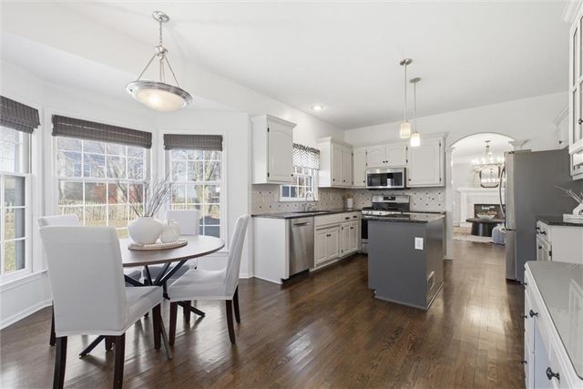 13810 Pembroke Lane, Leawood, KS 66224