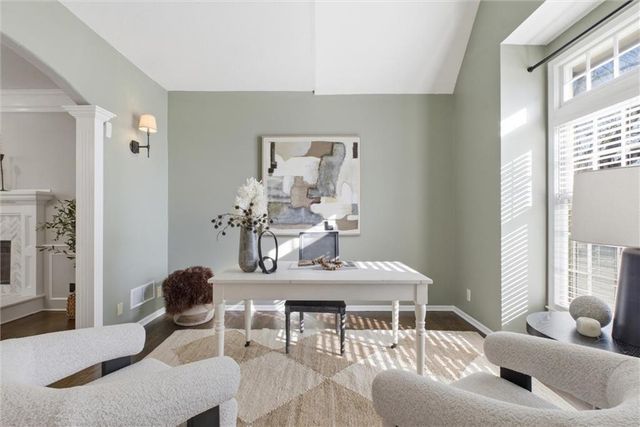 13810 Pembroke Lane, Leawood, KS 66224