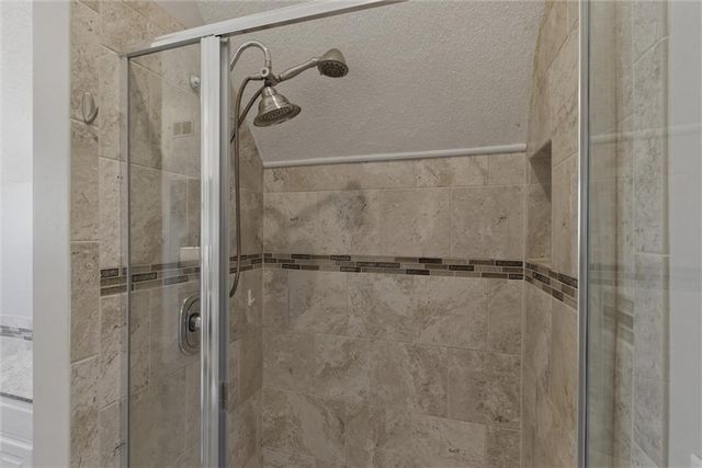 13810 Pembroke Lane, Leawood, KS 66224