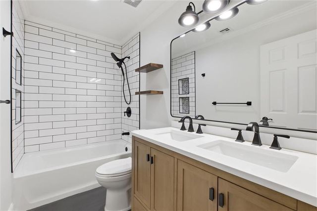 13810 Pembroke Lane, Leawood, KS 66224