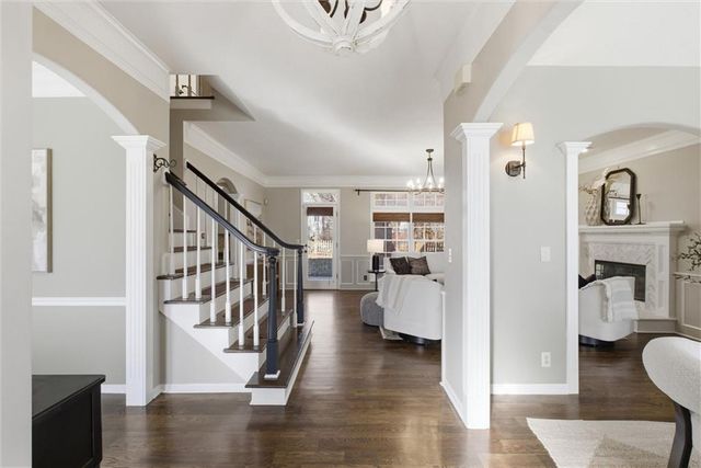 13810 Pembroke Lane, Leawood, KS 66224