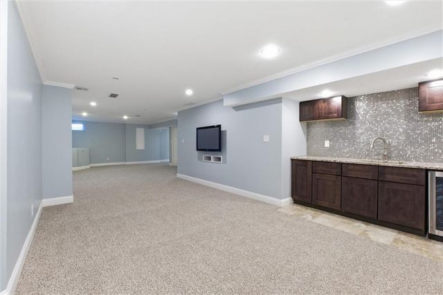 13810 Pembroke Lane, Leawood, KS 66224