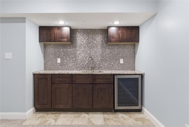 13810 Pembroke Lane, Leawood, KS 66224