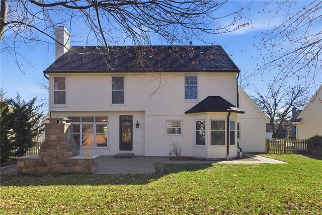 13810 Pembroke Lane, Leawood, KS 66224