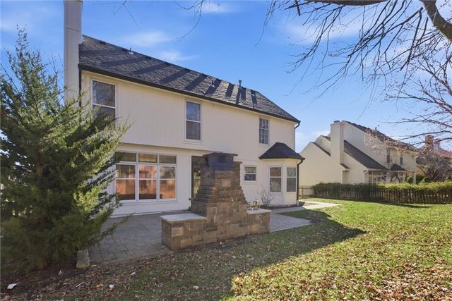 13810 Pembroke Lane, Leawood, KS 66224