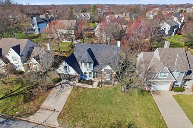 13810 Pembroke Lane, Leawood, KS 66224