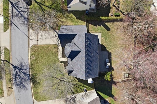 13810 Pembroke Lane, Leawood, KS 66224