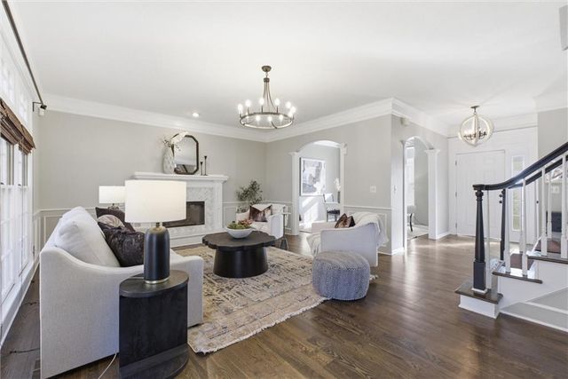 13810 Pembroke Lane, Leawood, KS 66224