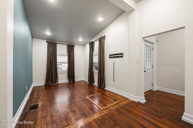 1122 E Burnett Ave, Louisville, KY 40217