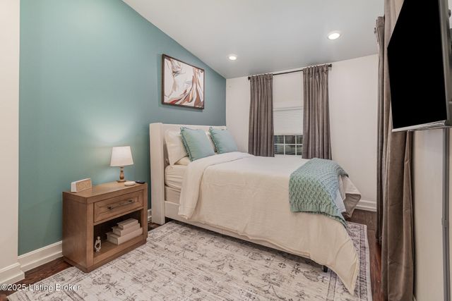 1122 E Burnett Ave, Louisville, KY 40217