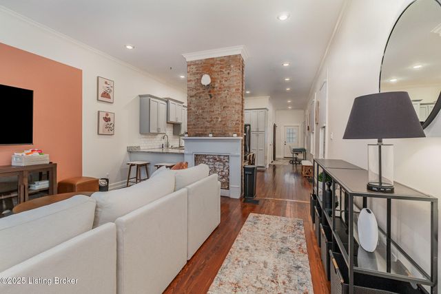 1122 E Burnett Ave, Louisville, KY 40217