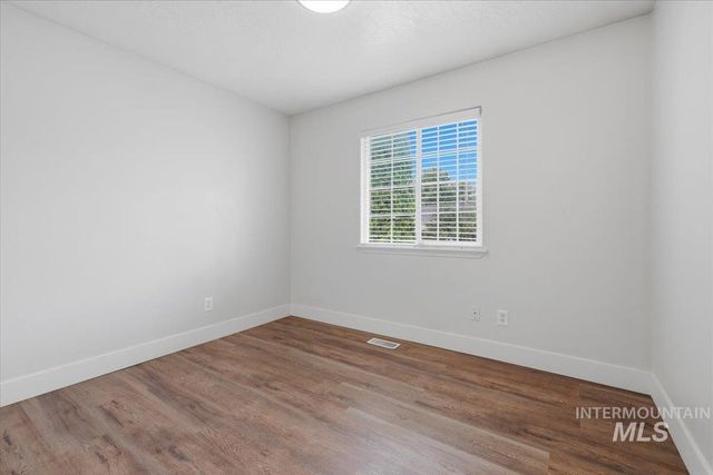 3415 E Sherman, Nampa, ID 83687