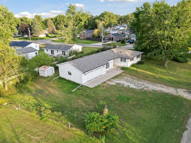 306 Southcrest Drive, Waterloo, IA 50702