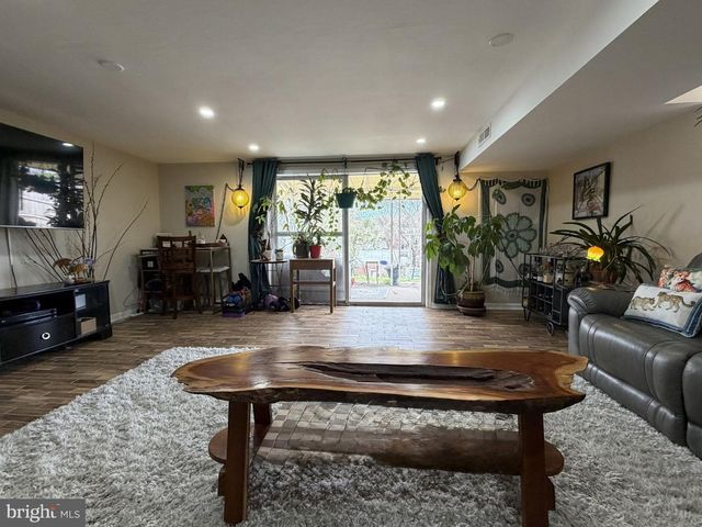 559 WARTMAN ST, Philadelphia, PA 19128