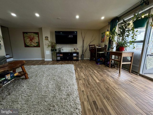 559 WARTMAN ST, Philadelphia, PA 19128