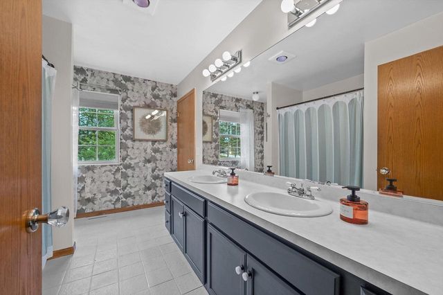 1202 W Oakwood ROAD, Oak Creek, WI 53154