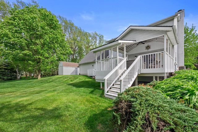 1202 W Oakwood ROAD, Oak Creek, WI 53154
