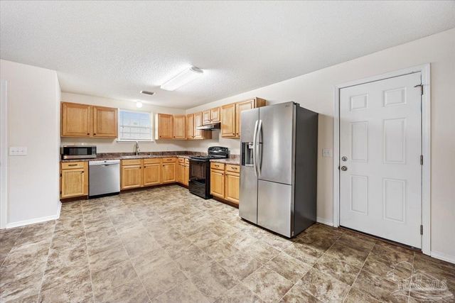 8921 Camshire Cir, Pensacola, FL 32507