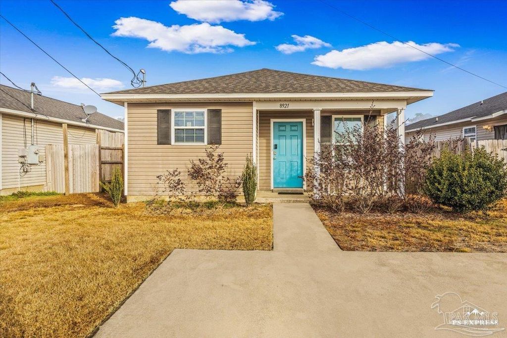 8921 Camshire Cir, Pensacola, FL 32507
