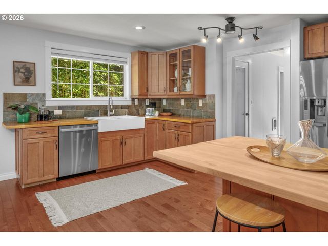 7304 Sw 28TH Ave, Portland, OR 97219