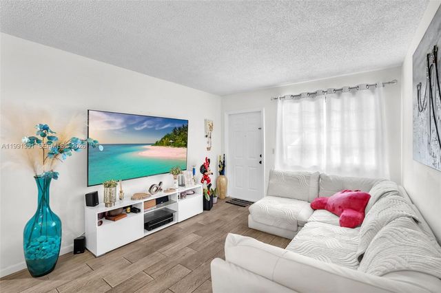 7439 W 22nd Ave 103, Hialeah, FL 33016