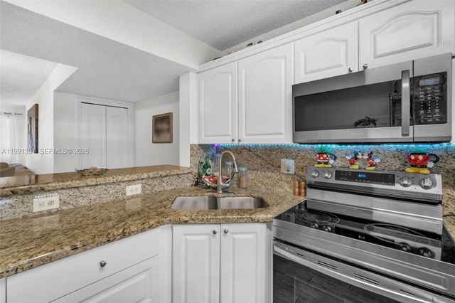 7439 W 22nd Ave 103, Hialeah, FL 33016