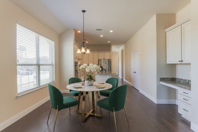 3017 Bella Lago Drive, Denton, TX 76210