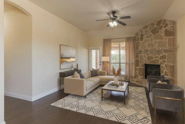 3017 Bella Lago Drive, Denton, TX 76210