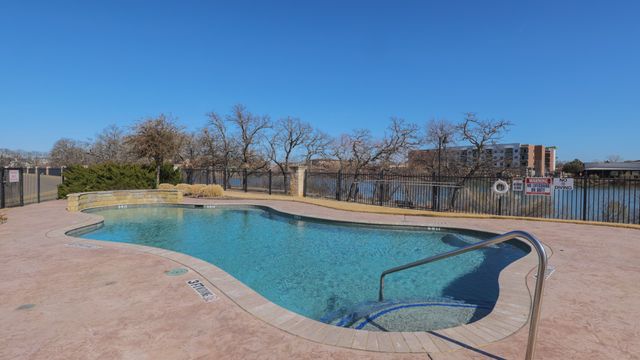 3017 Bella Lago Drive, Denton, TX 76210