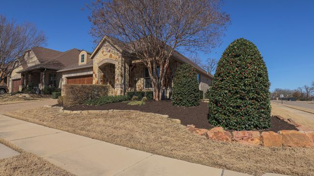 3017 Bella Lago Drive, Denton, TX 76210