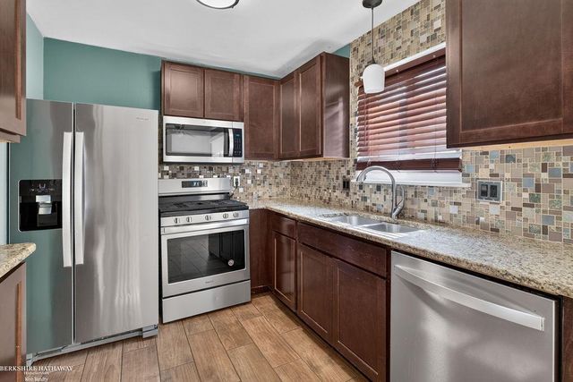 26551 Collingwood Street, Roseville, MI 48066