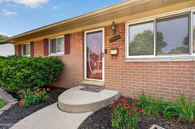 26551 Collingwood Street, Roseville, MI 48066