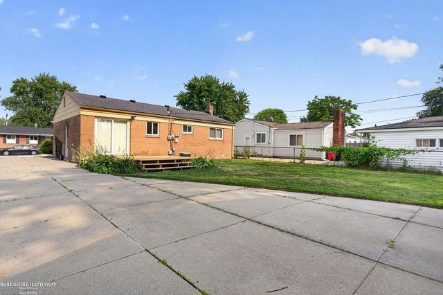26551 Collingwood Street, Roseville, MI 48066