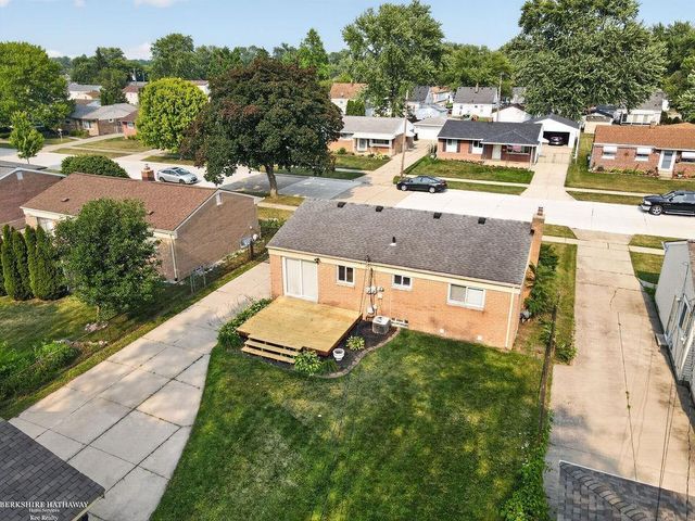 26551 Collingwood Street, Roseville, MI 48066