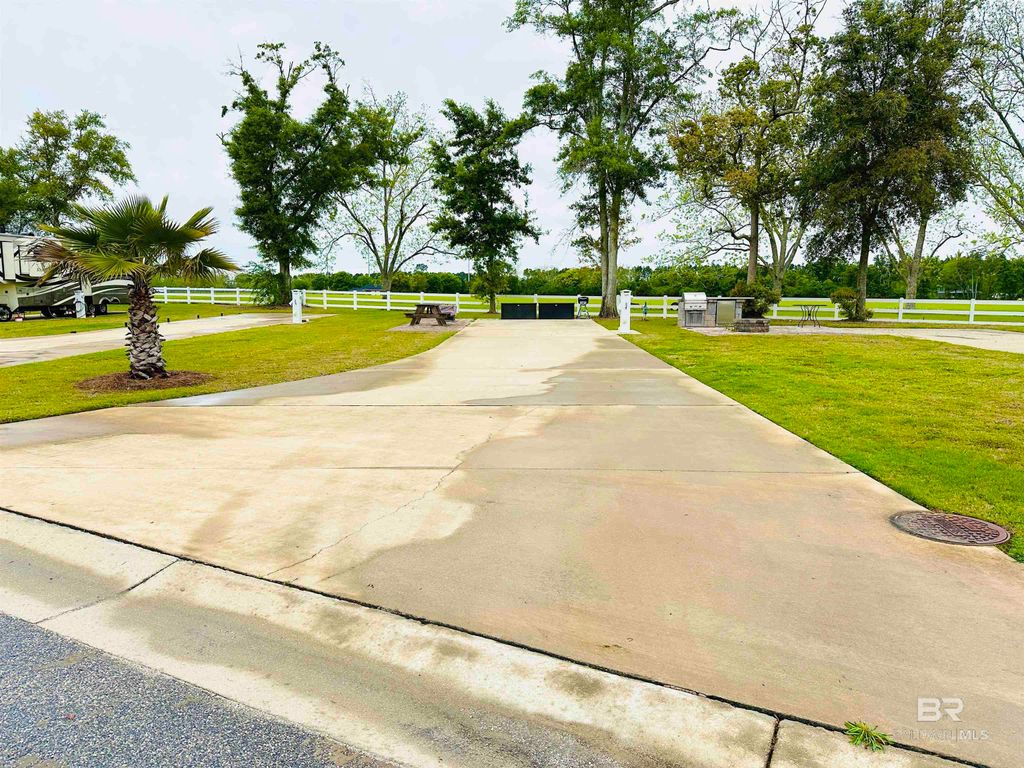 12399 Gateway Drive, Elberta, AL 36530