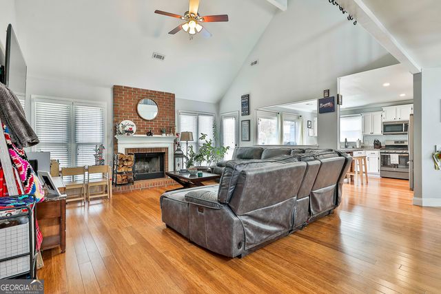 209 Felspar Ridge, Peachtree City, GA 30269