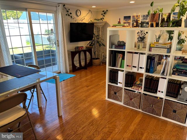 9748 SUSAN RD, Philadelphia, PA 19115