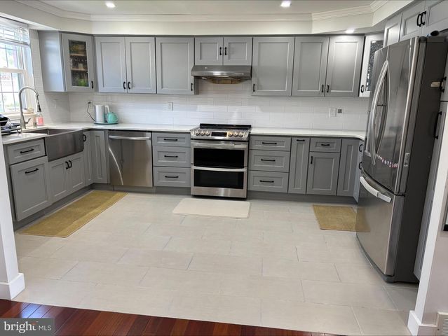 9748 SUSAN RD, Philadelphia, PA 19115