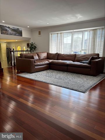 9748 SUSAN RD, Philadelphia, PA 19115