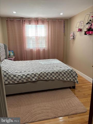 9748 SUSAN RD, Philadelphia, PA 19115
