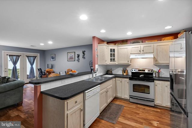 3 TOMMY LN, Enola, PA 17025