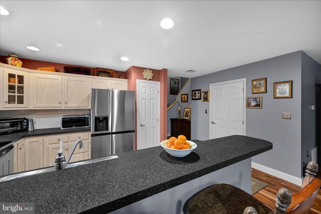 3 TOMMY LN, Enola, PA 17025