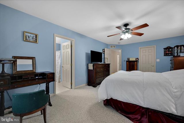 3 TOMMY LN, Enola, PA 17025