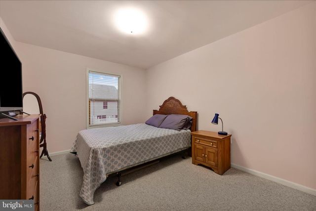 3 TOMMY LN, Enola, PA 17025