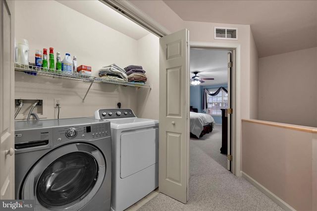 3 TOMMY LN, Enola, PA 17025