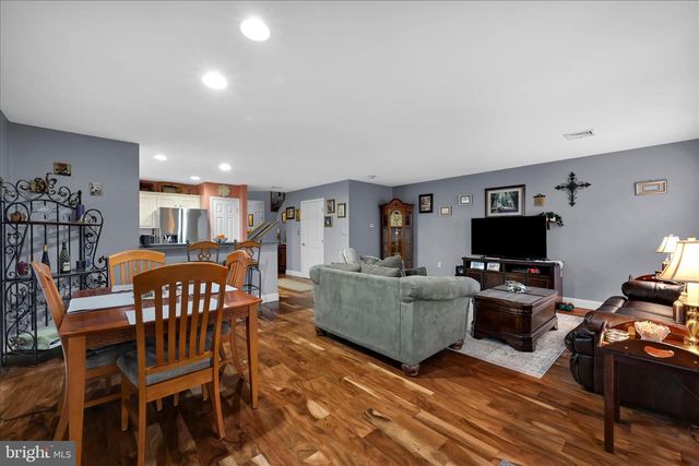 3 TOMMY LN, Enola, PA 17025