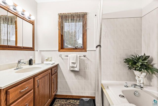 1708 8th St, Superior, WI 54880
