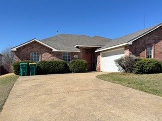 803 Parkside Drive, Cedar Hill, TX 75104