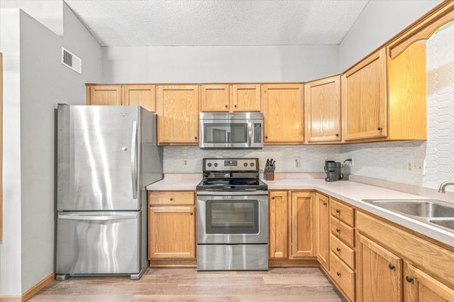 21710 Evergreen Trail, Rogers, MN 55374