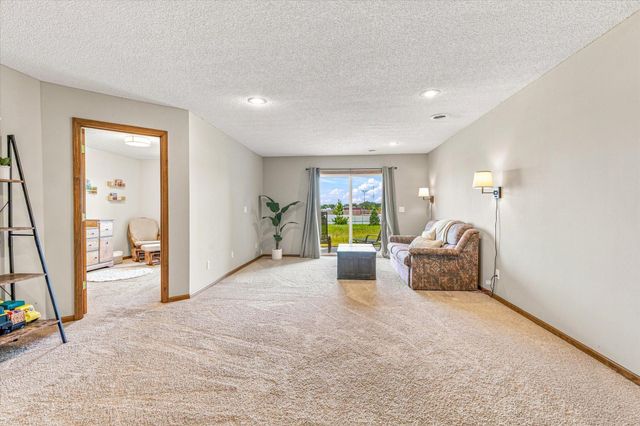 21710 Evergreen Trail, Rogers, MN 55374